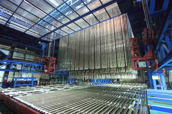 LNG Potenza di riscaldamento Anodizzazione Linea di produzione Voltaggio personalizzato Per profili in alluminio